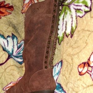 Gianni Bini Brown leather boots$